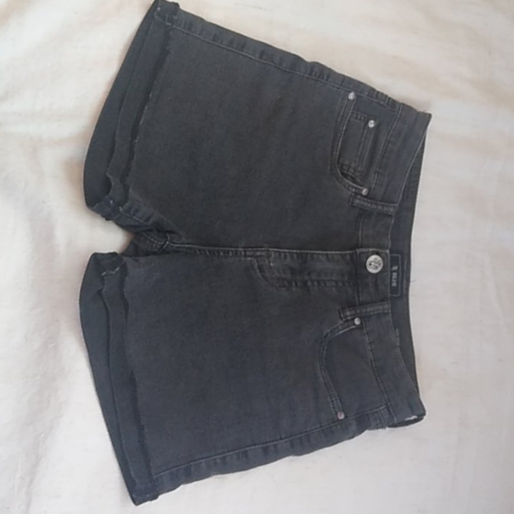 High-wasted grey/black denim shorts